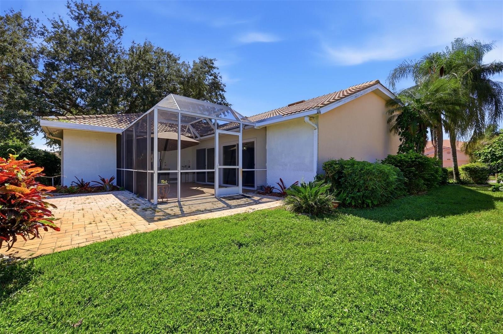4246 HEARTHSTONE DR — photo 33