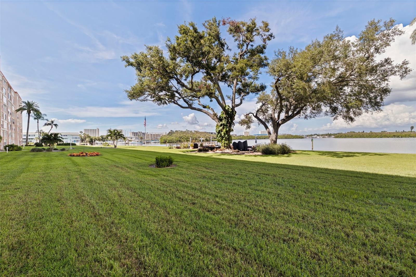 1847 SHORE DR S #202 — photo 37