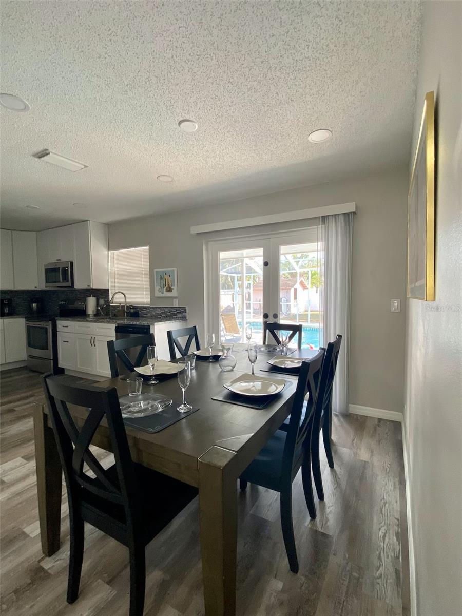 8024 CANDLEWOODE DR — photo 7