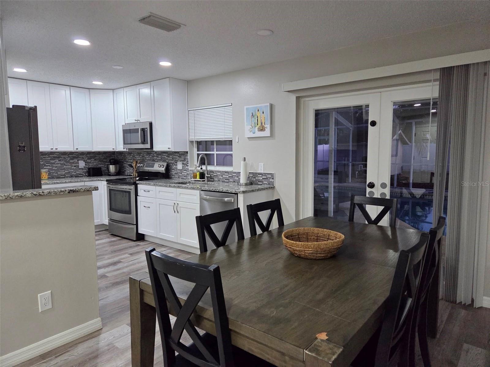 8024 CANDLEWOODE DR — photo 6