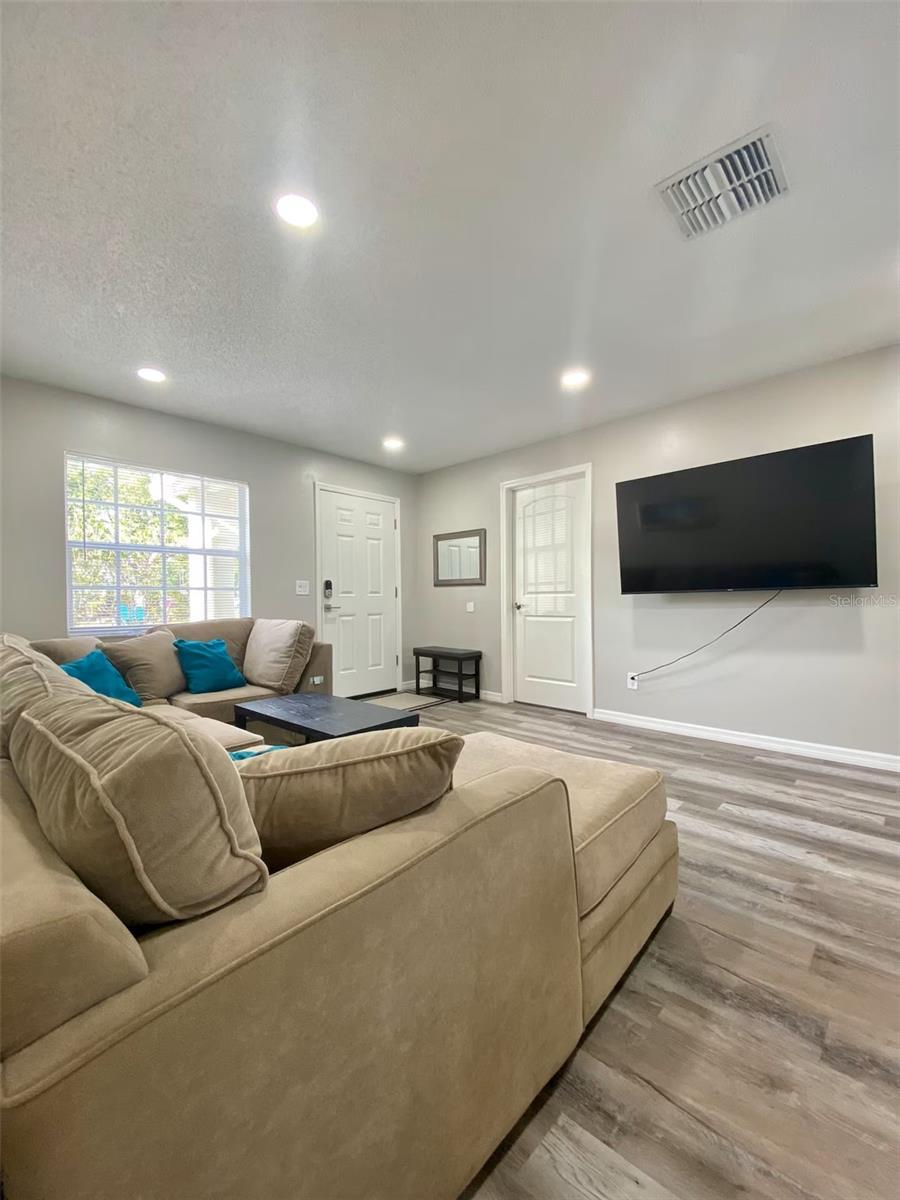 8024 CANDLEWOODE DR — photo 31