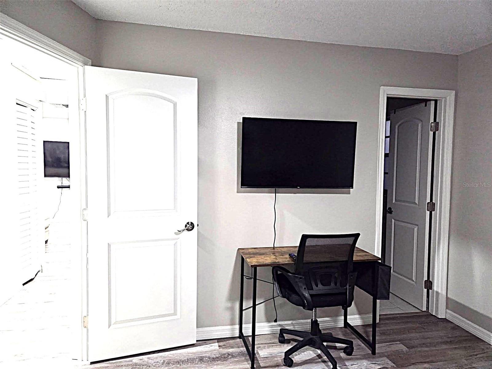 8024 CANDLEWOODE DR — photo 15