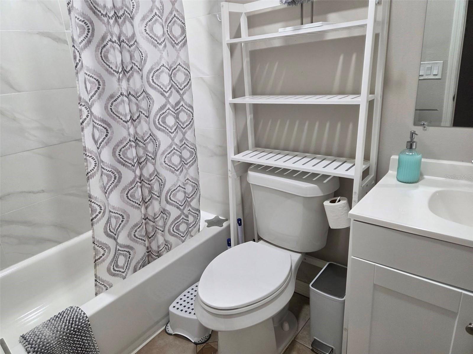 8024 CANDLEWOODE DR — photo 16