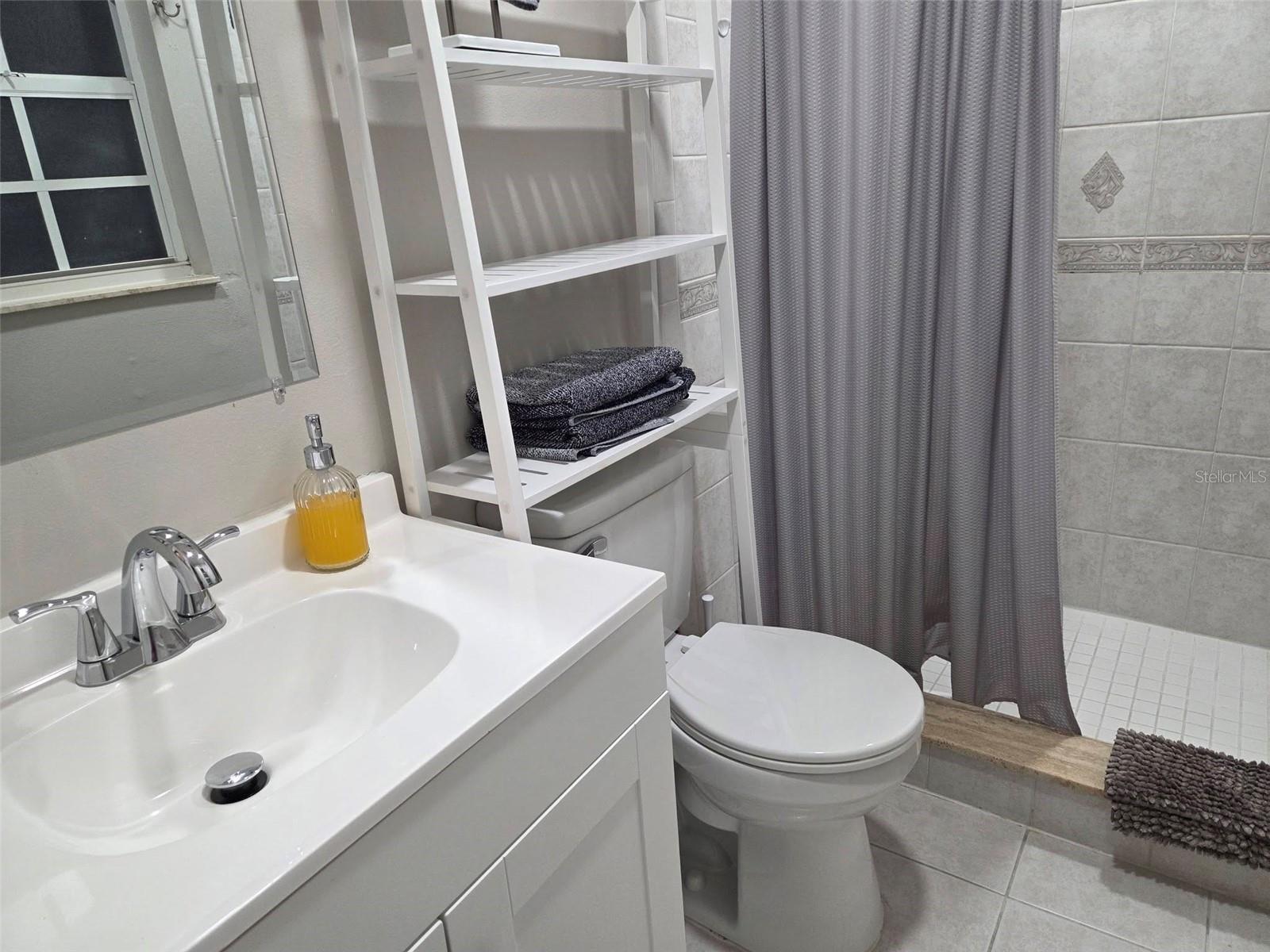 8024 CANDLEWOODE DR — photo 13