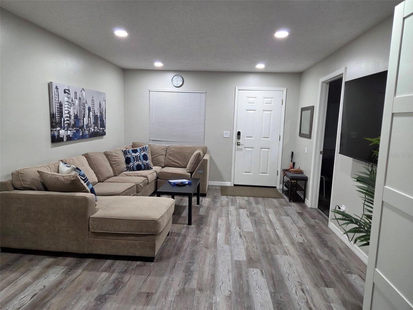 8024 CANDLEWOODE DR — photo 4