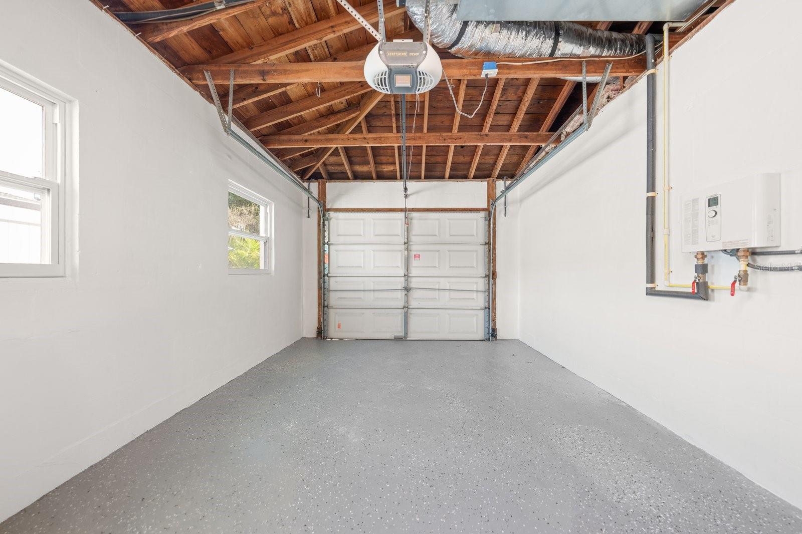 786 MANOR DR W — photo 26