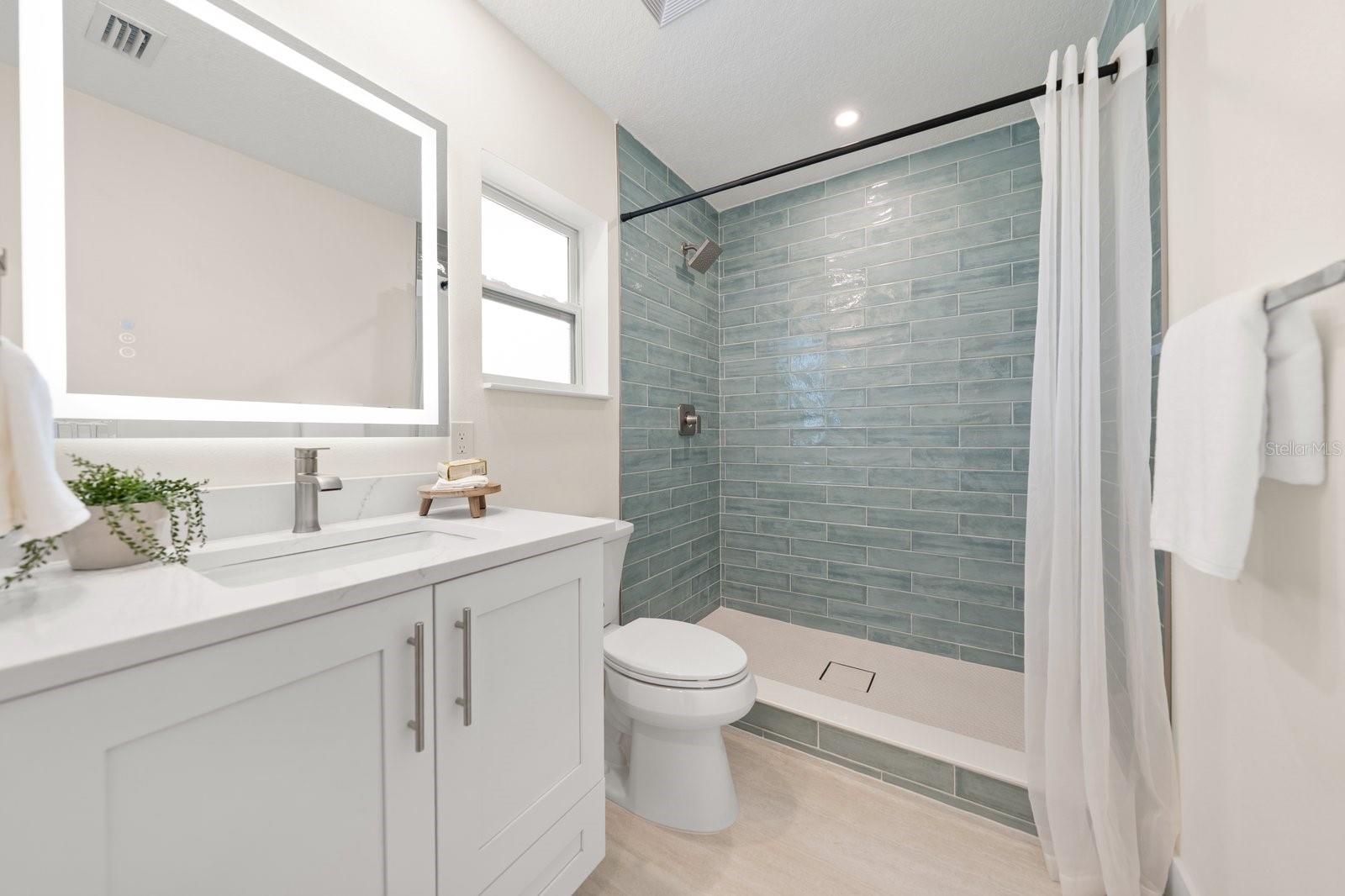 786 MANOR DR W — photo 12