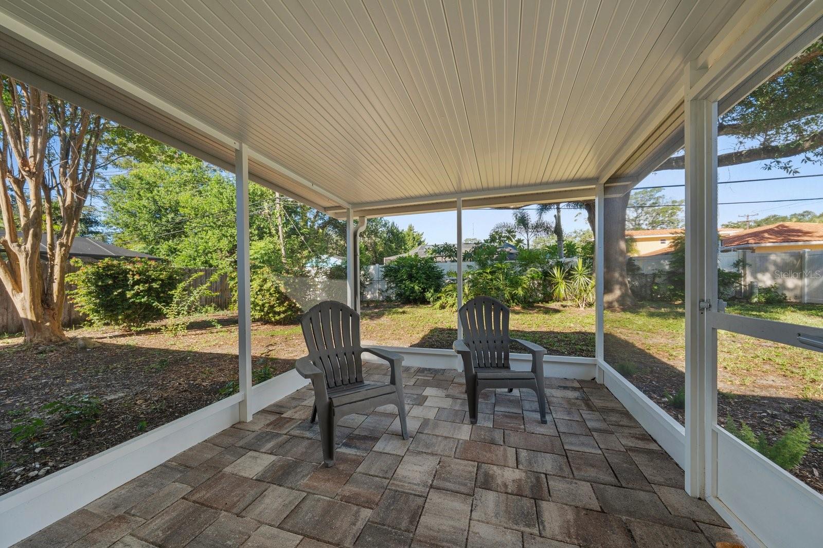 786 MANOR DR W — photo 23