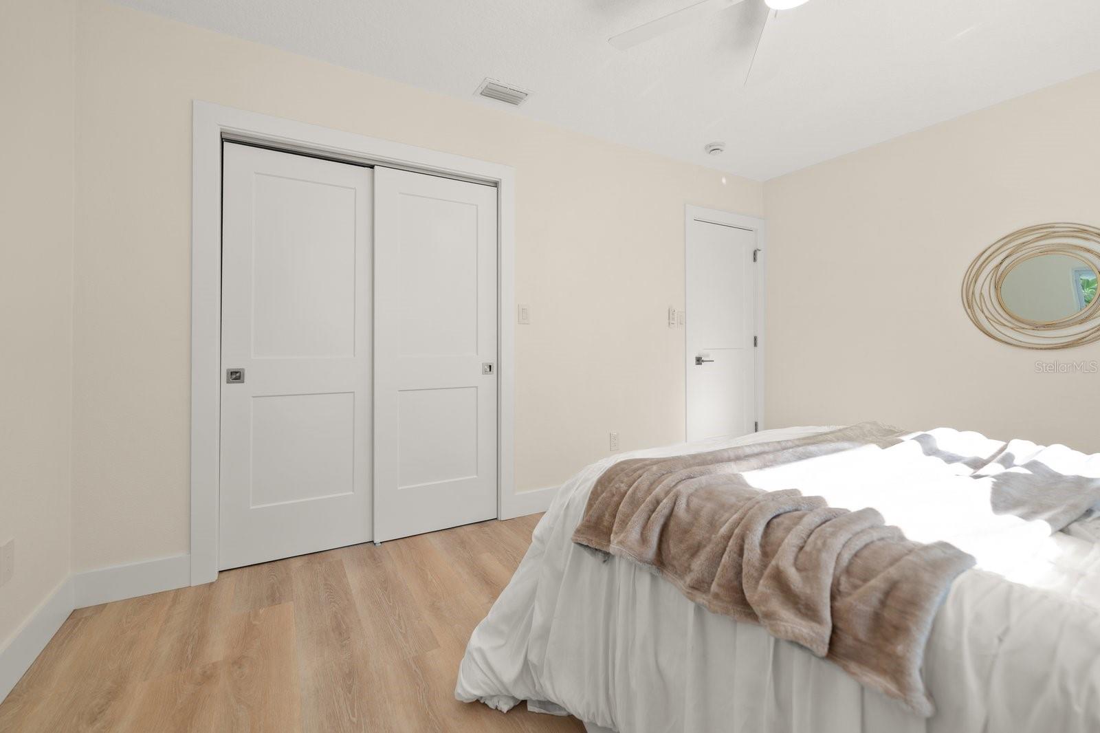 786 MANOR DR W — photo 17