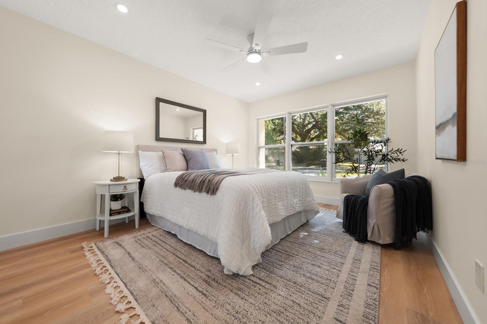 786 MANOR DR W — photo 10