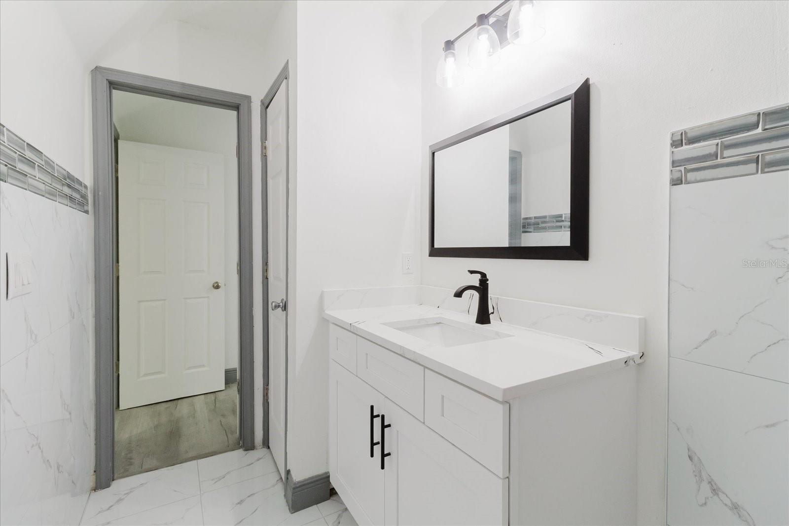 3014 S WEST SHORE BLVD W — photo 32