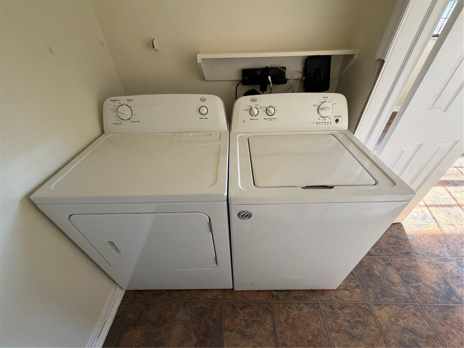 916 W ORIENT ST — photo 23
