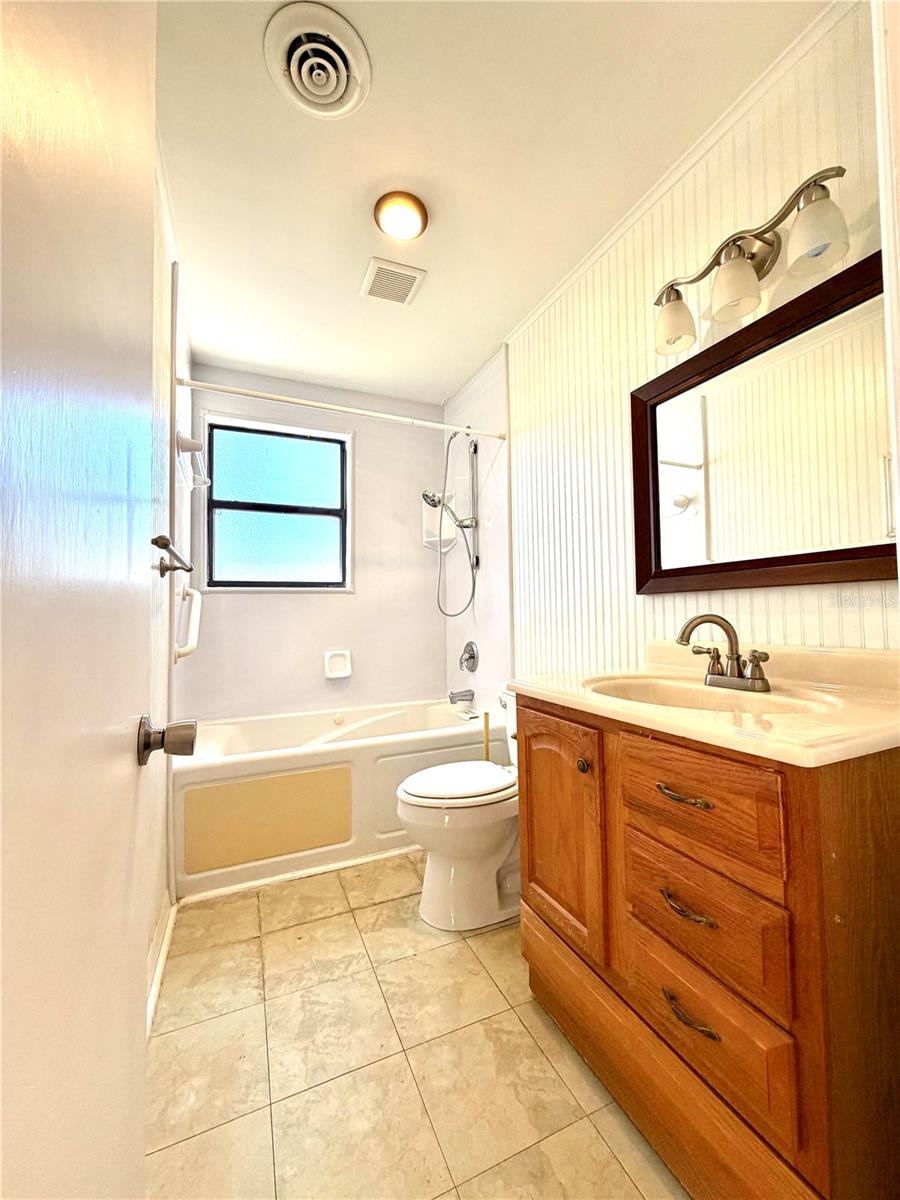 916 W ORIENT ST — photo 14