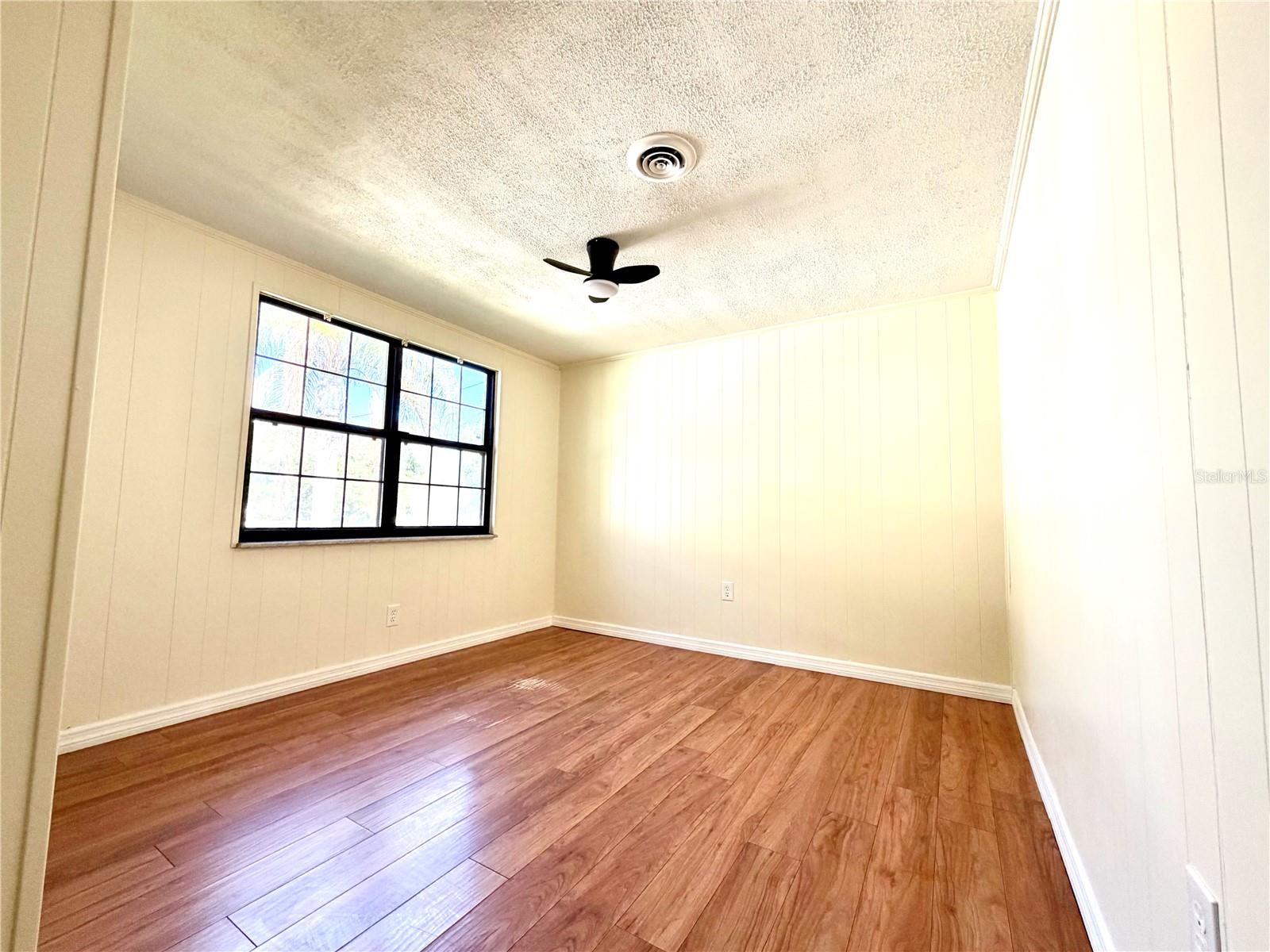 916 W ORIENT ST — photo 18