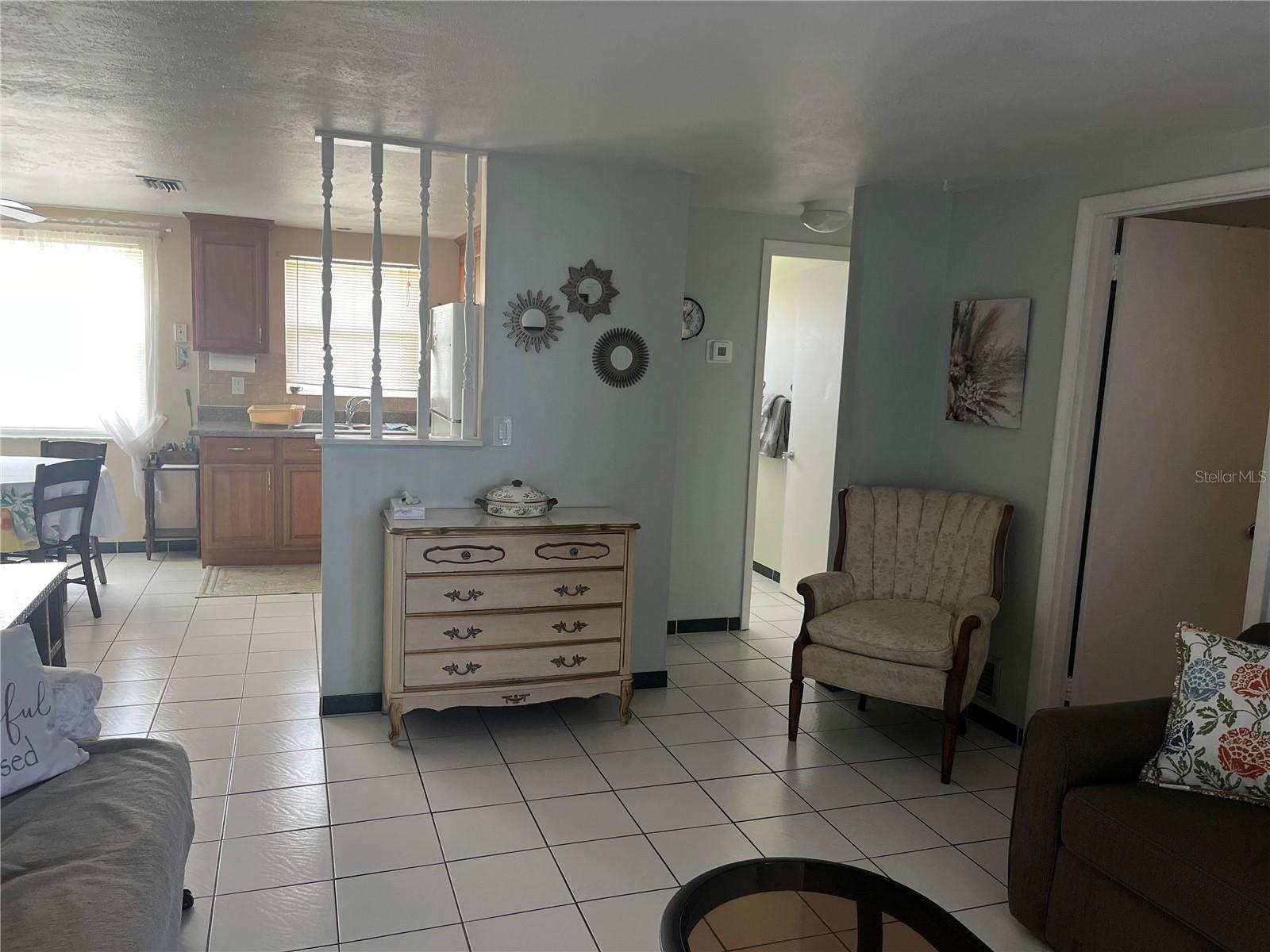 1919 FORKED CREEK DR — photo 2
