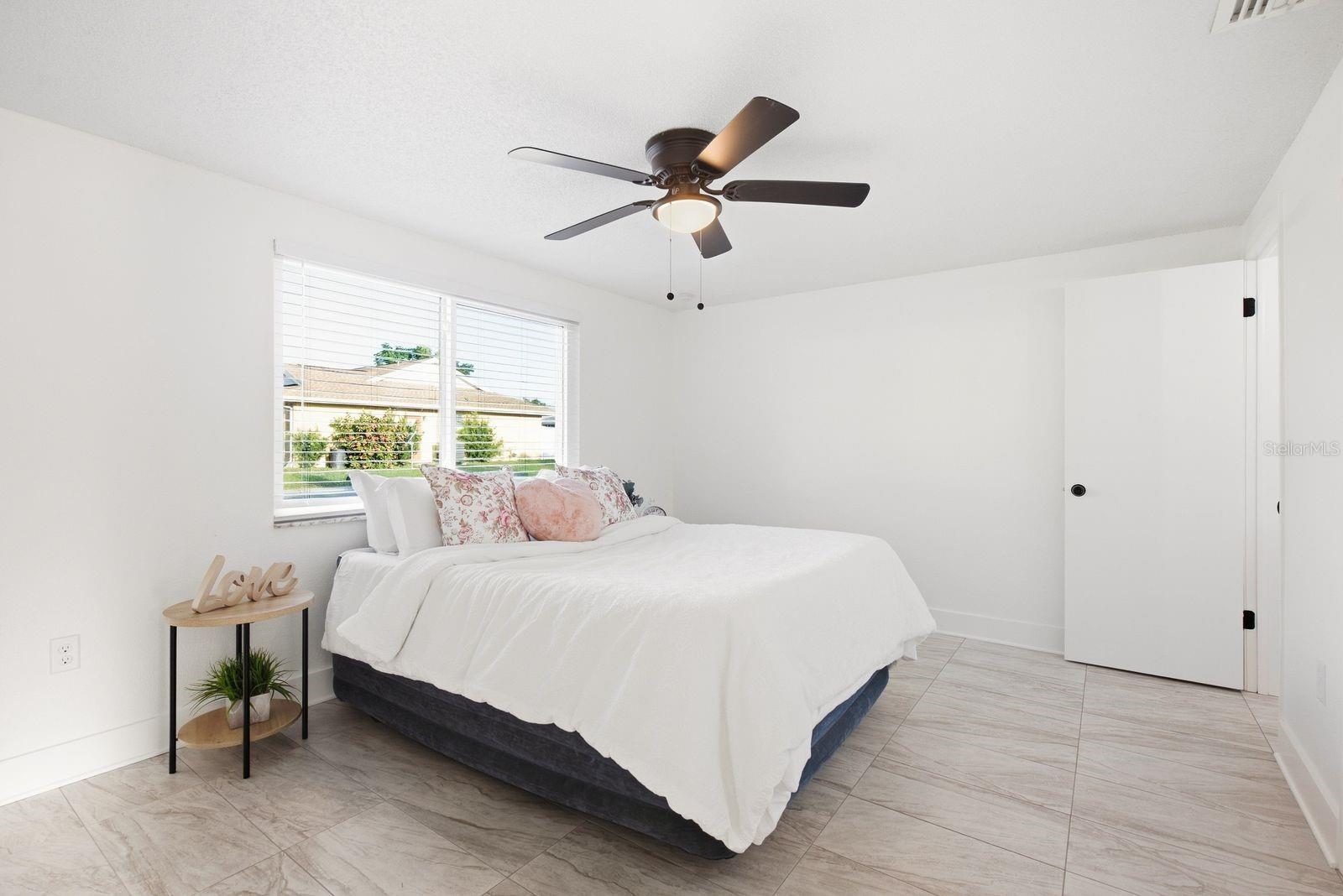 3920 EDGEMONT DR — photo 11