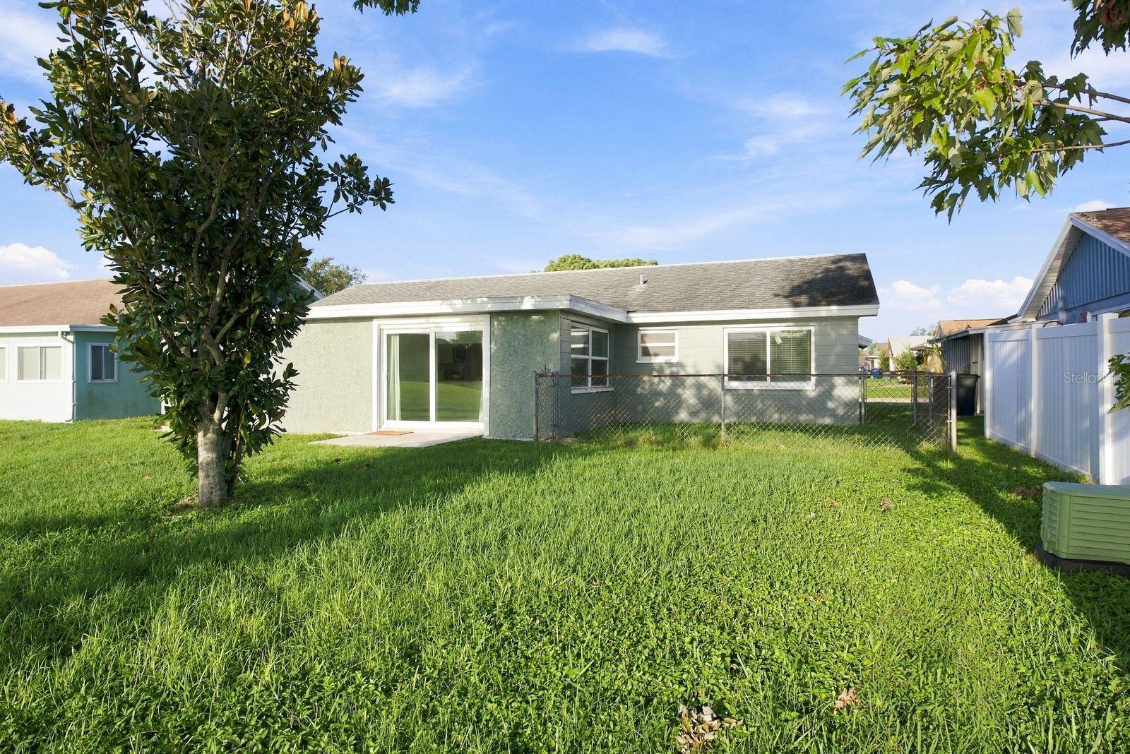 3920 EDGEMONT DR — photo 23