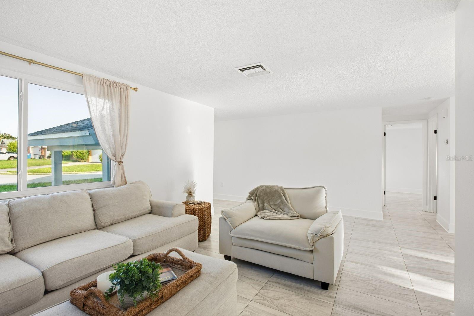 3920 EDGEMONT DR — photo 6