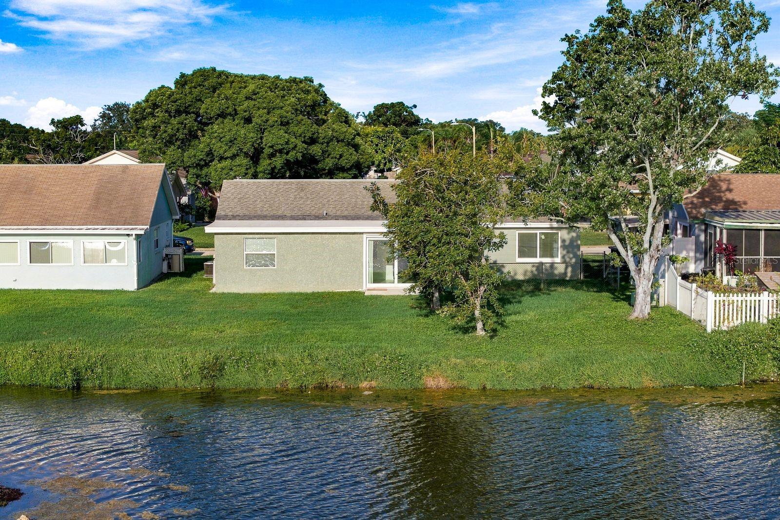 3920 EDGEMONT DR — photo 36