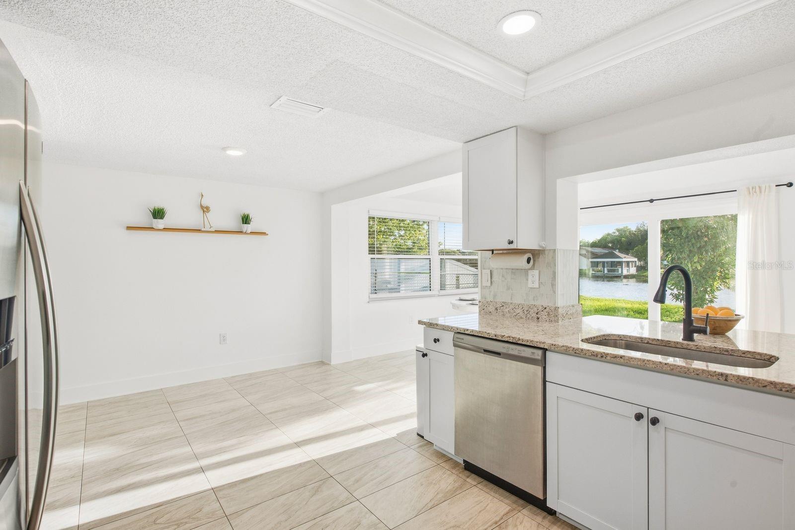 3920 EDGEMONT DR — photo 30