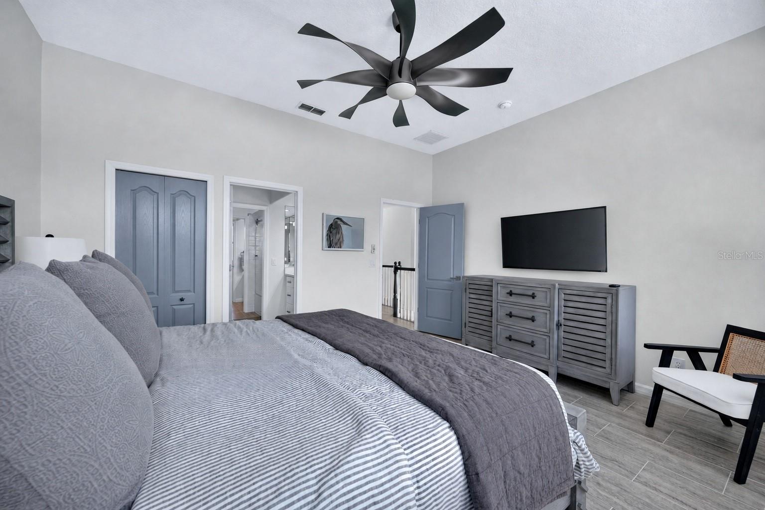 141 BAYSIDE DR — photo 38
