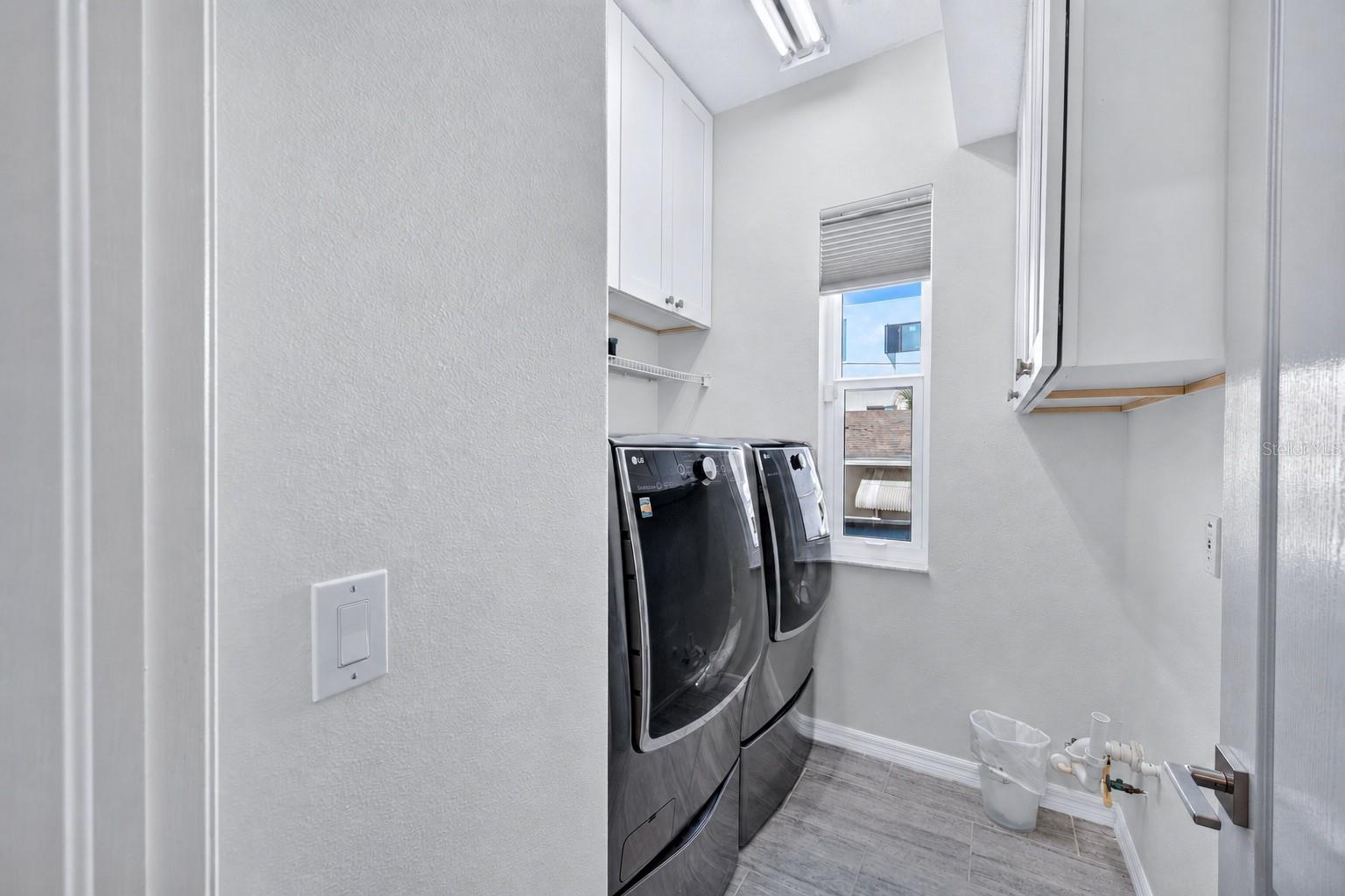 141 BAYSIDE DR — photo 44