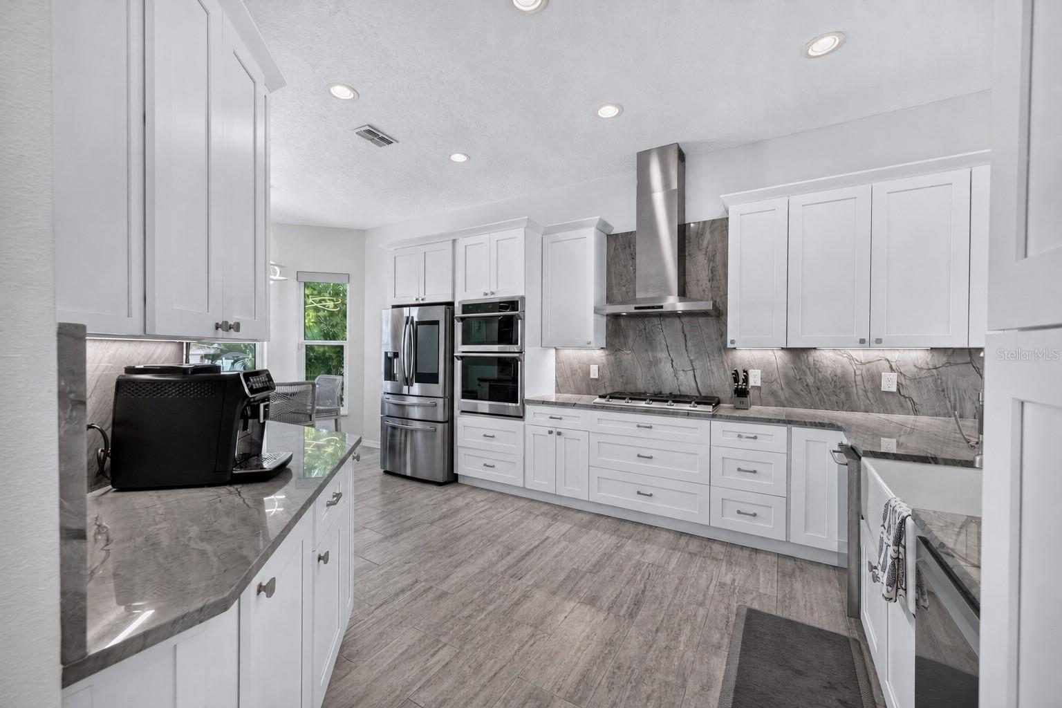 141 BAYSIDE DR — photo 11