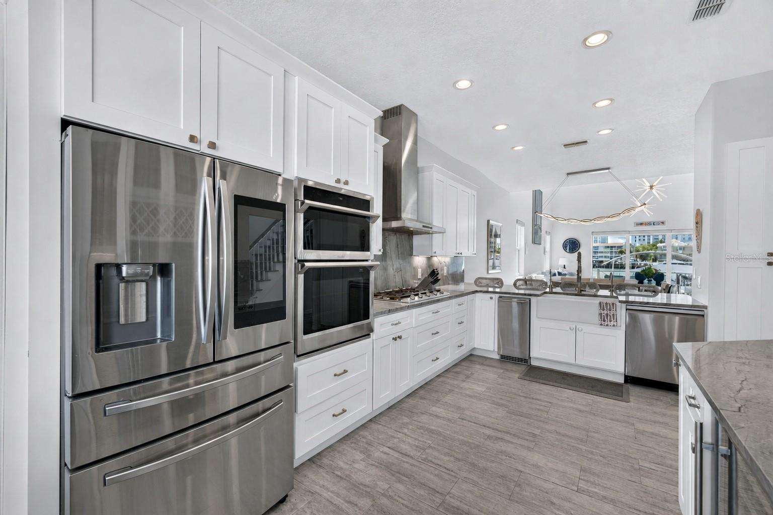 141 BAYSIDE DR — photo 13