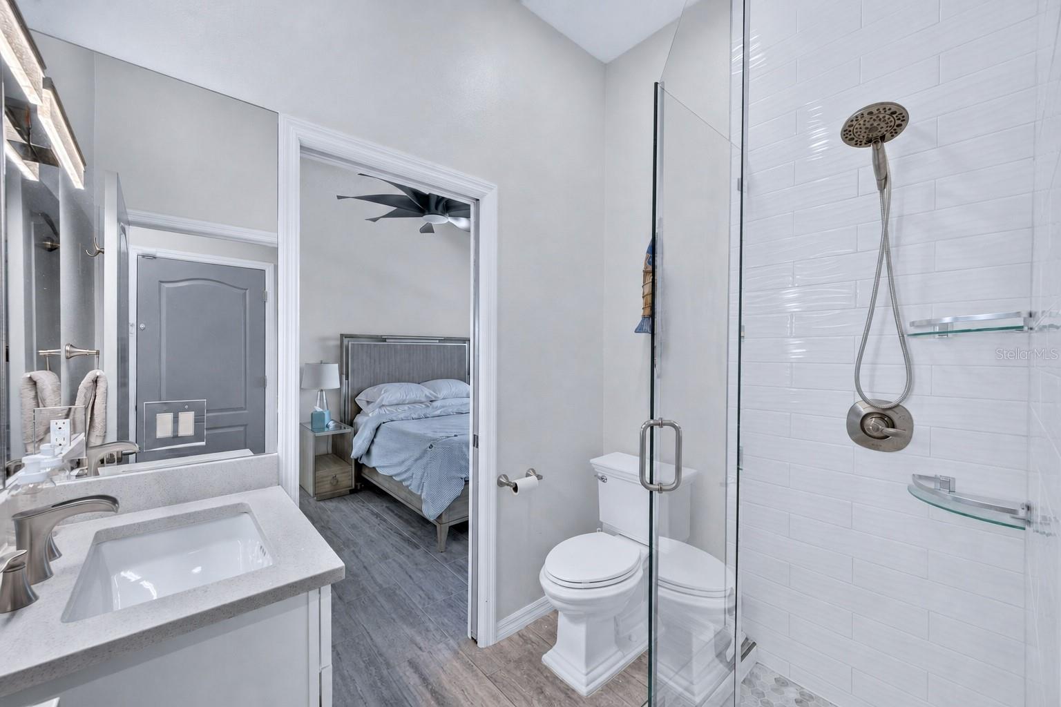 141 BAYSIDE DR — photo 32