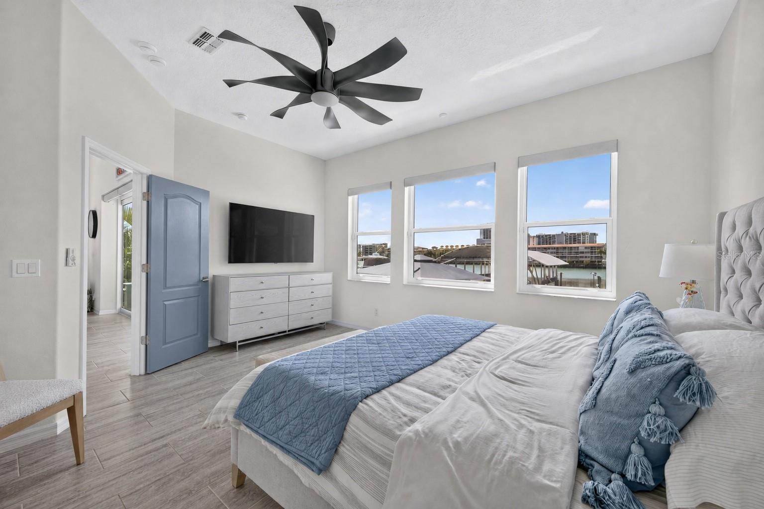 141 BAYSIDE DR — photo 24