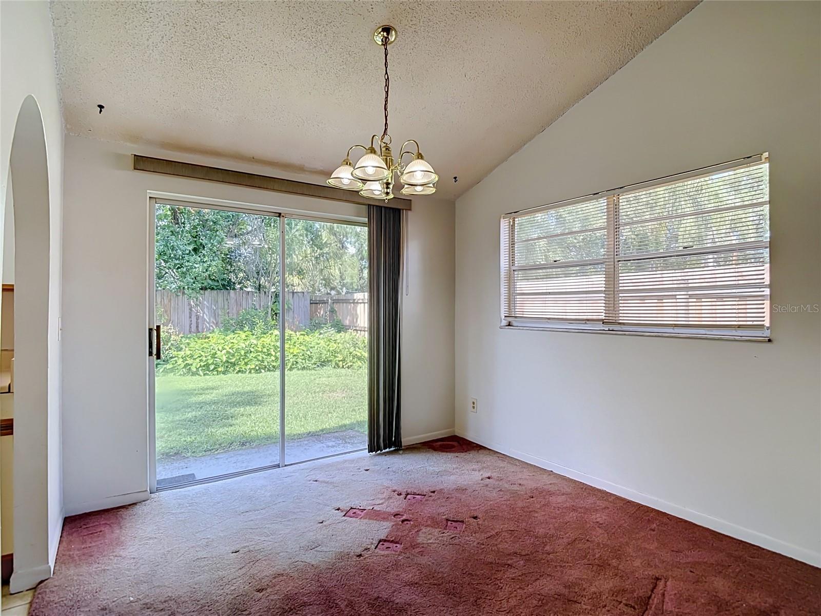 617 HIGHVIEW CIR S — photo 12