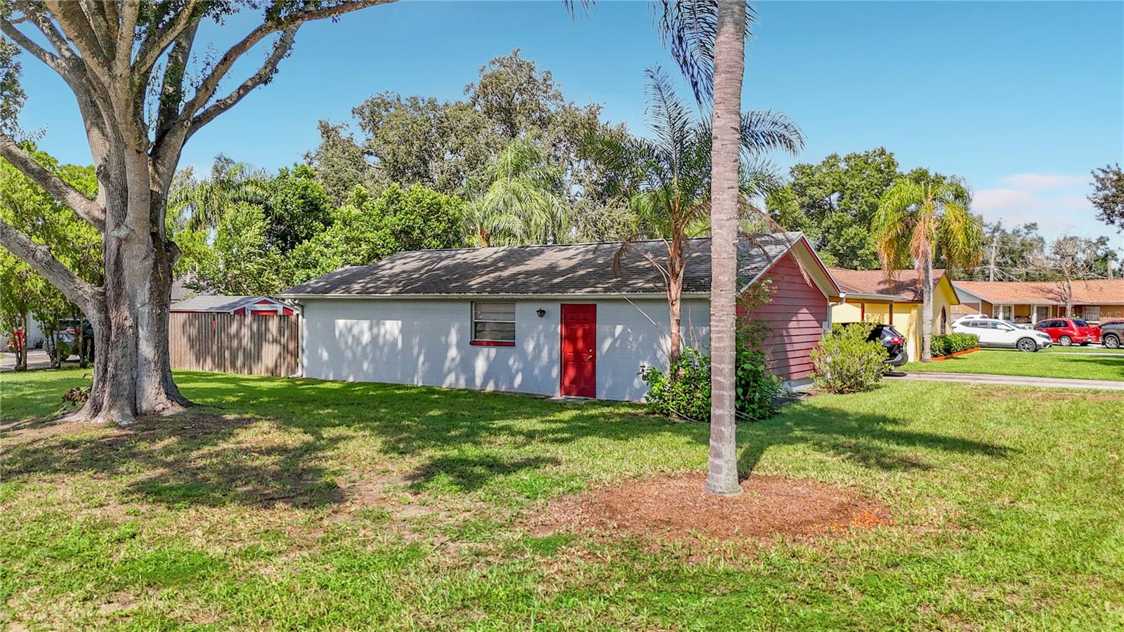 617 HIGHVIEW CIR S — photo 45