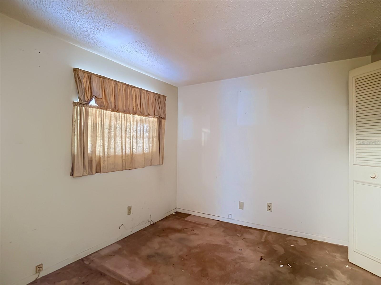 617 HIGHVIEW CIR S — photo 22