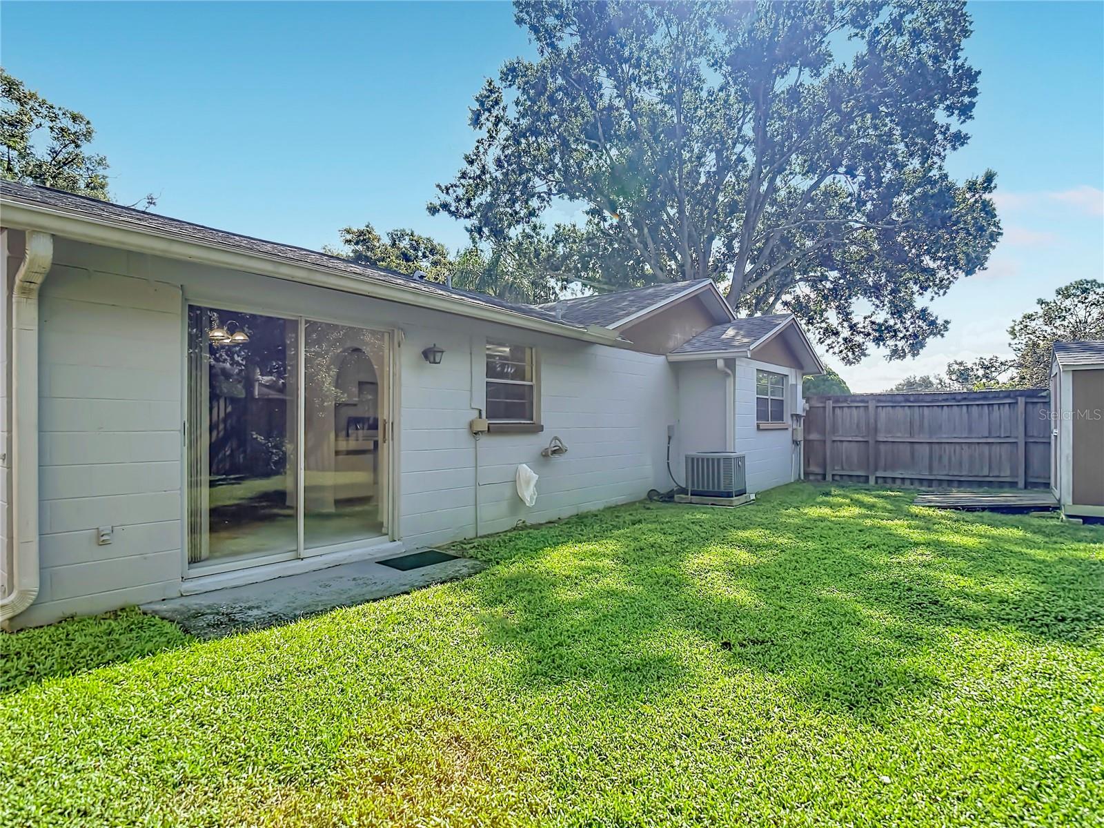 617 HIGHVIEW CIR S — photo 36