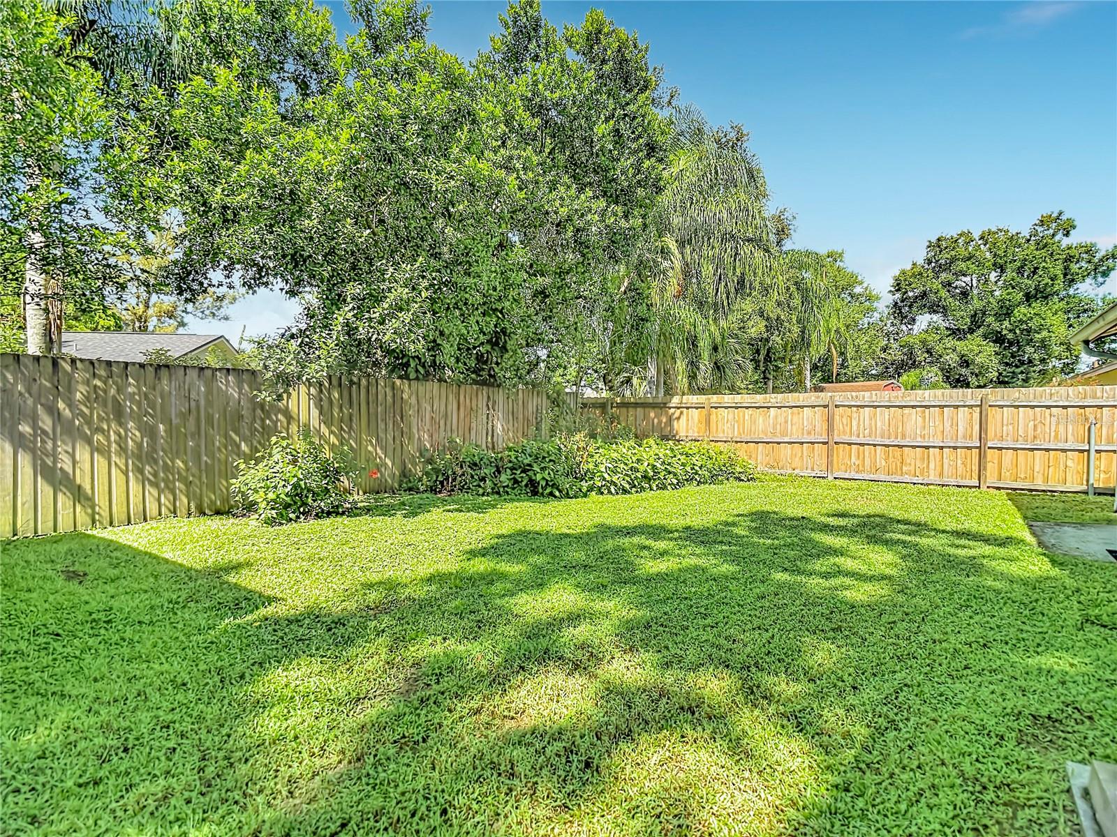 617 HIGHVIEW CIR S — photo 34