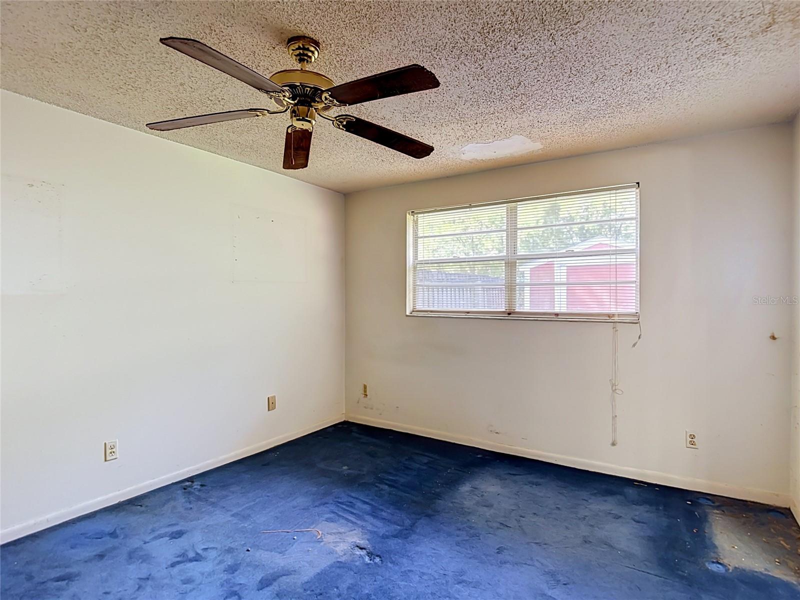 617 HIGHVIEW CIR S — photo 18