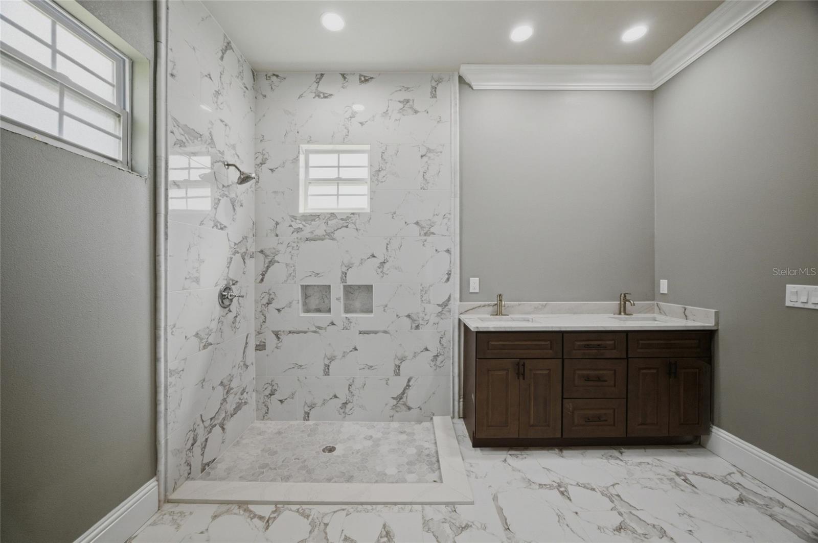 1208 W BAKER ST — photo 31