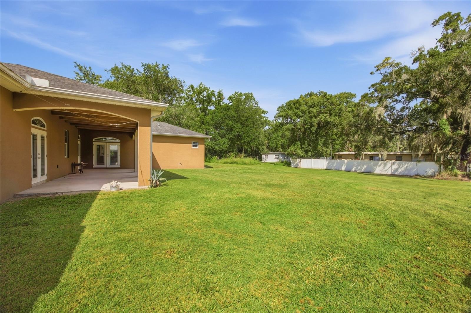 1208 W BAKER ST — photo 39