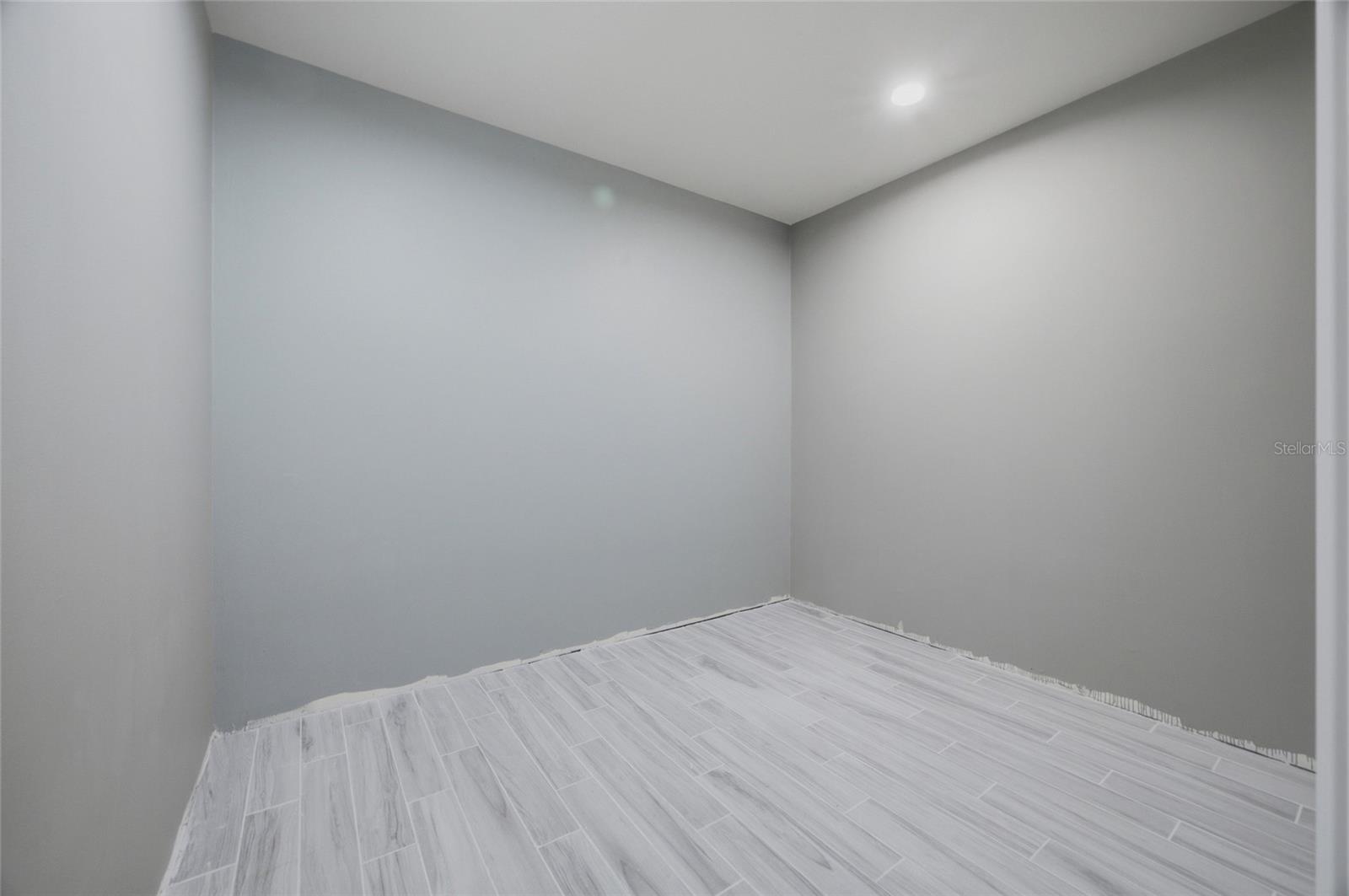 1208 W BAKER ST — photo 32
