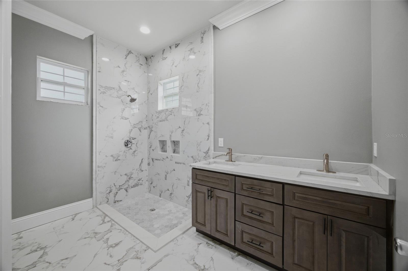 1208 W BAKER ST — photo 29