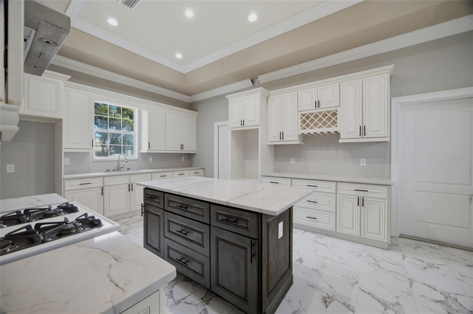 1208 W BAKER ST — photo 10