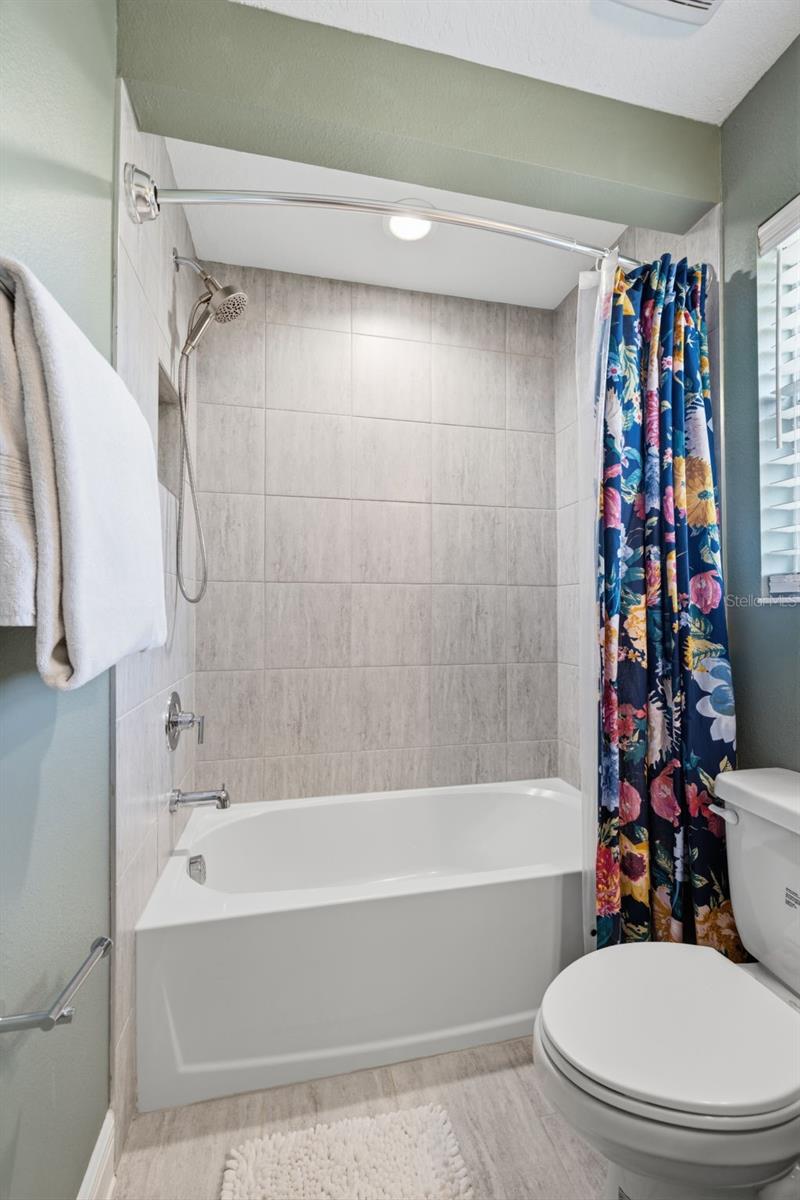 2422 W CARMEN ST — photo 31