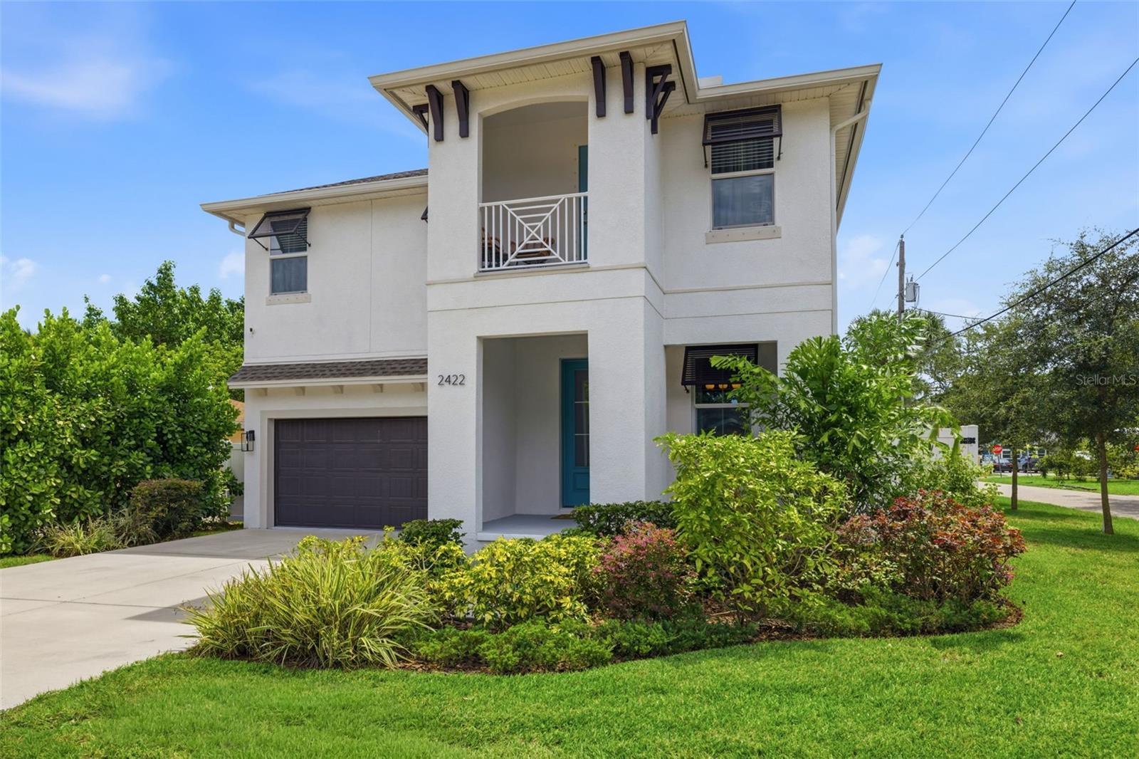 2422 W CARMEN ST — photo 3
