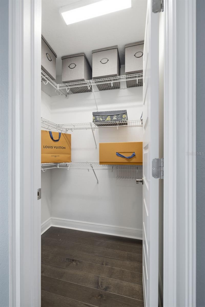 2422 W CARMEN ST — photo 26