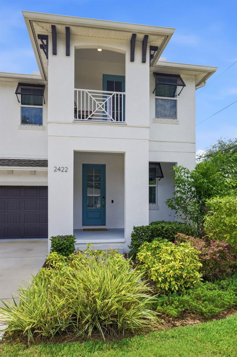 2422 W CARMEN ST — photo 4