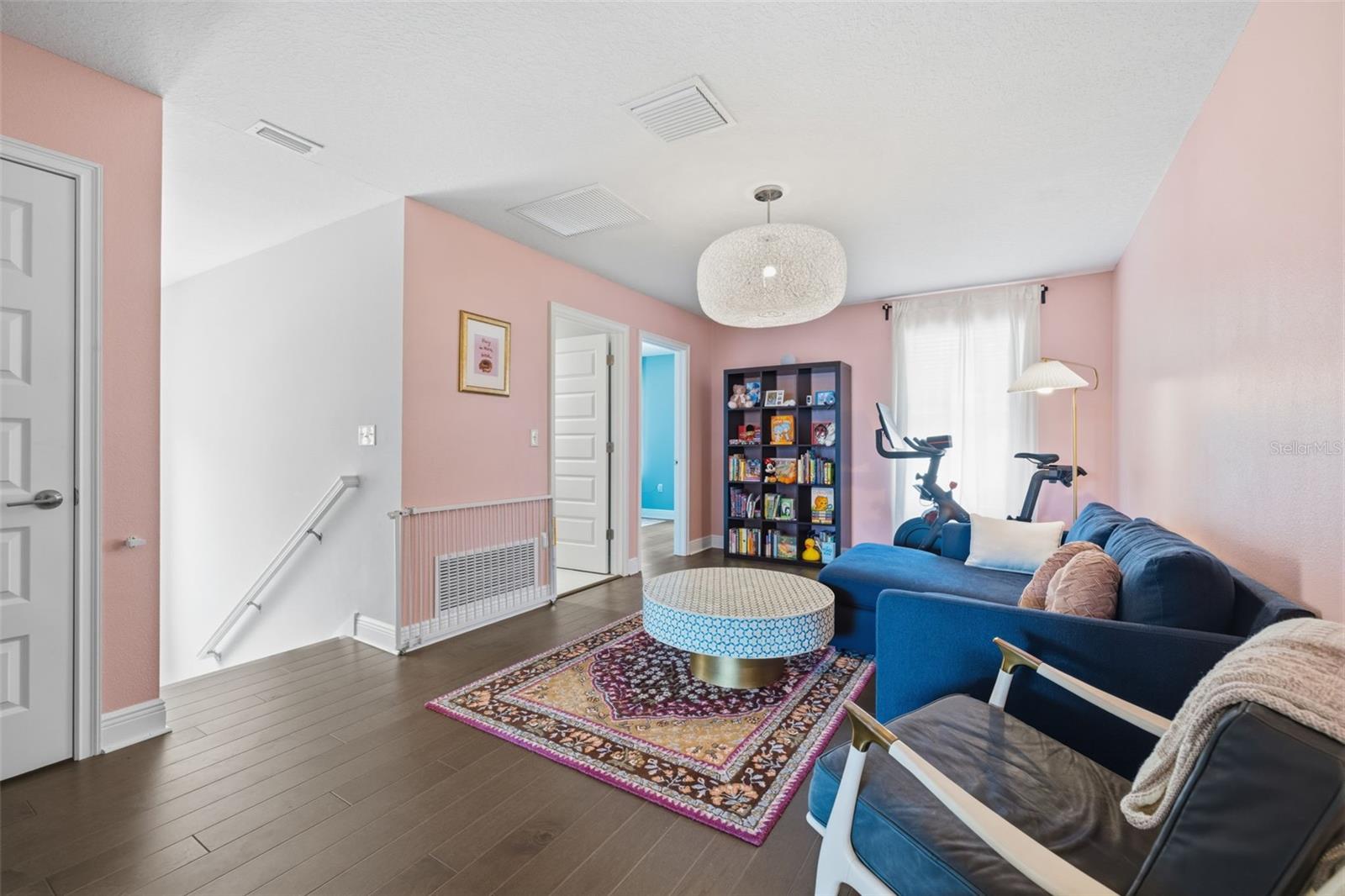 2422 W CARMEN ST — photo 19