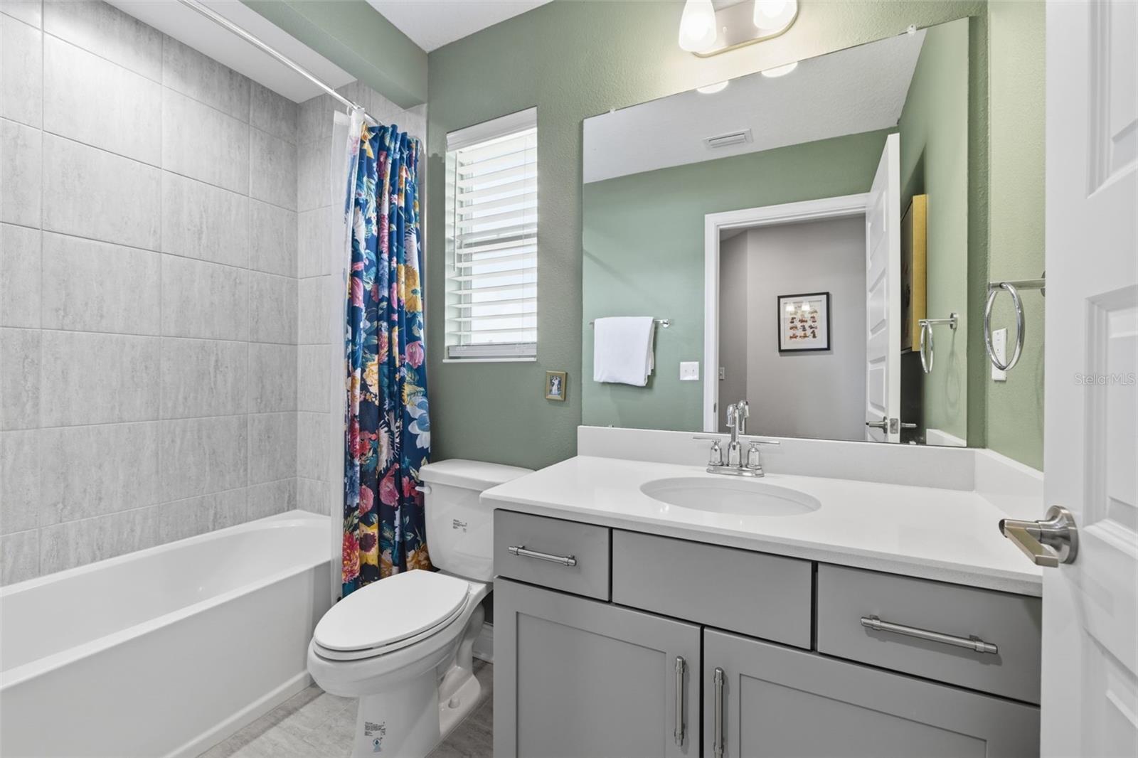 2422 W CARMEN ST — photo 30