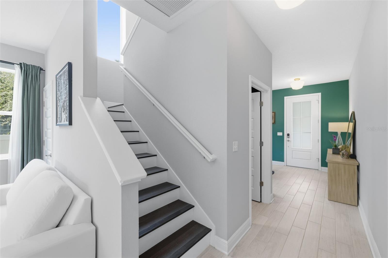2422 W CARMEN ST — photo 18