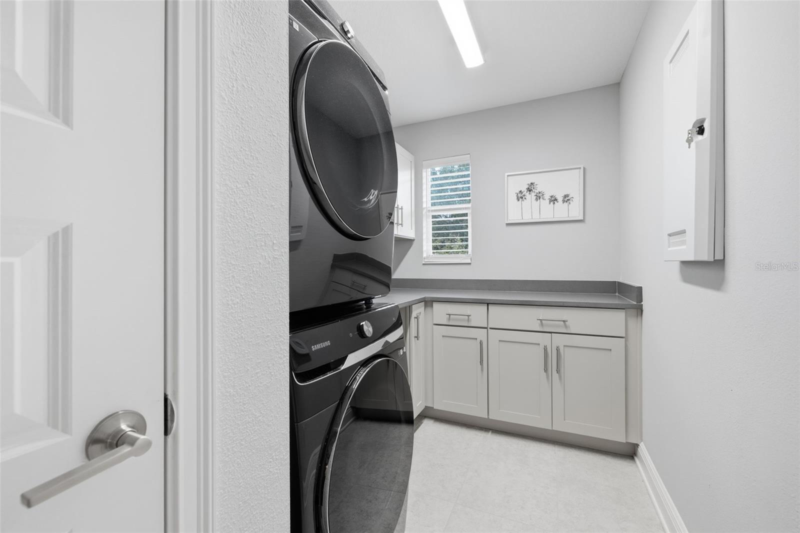 2422 W CARMEN ST — photo 32