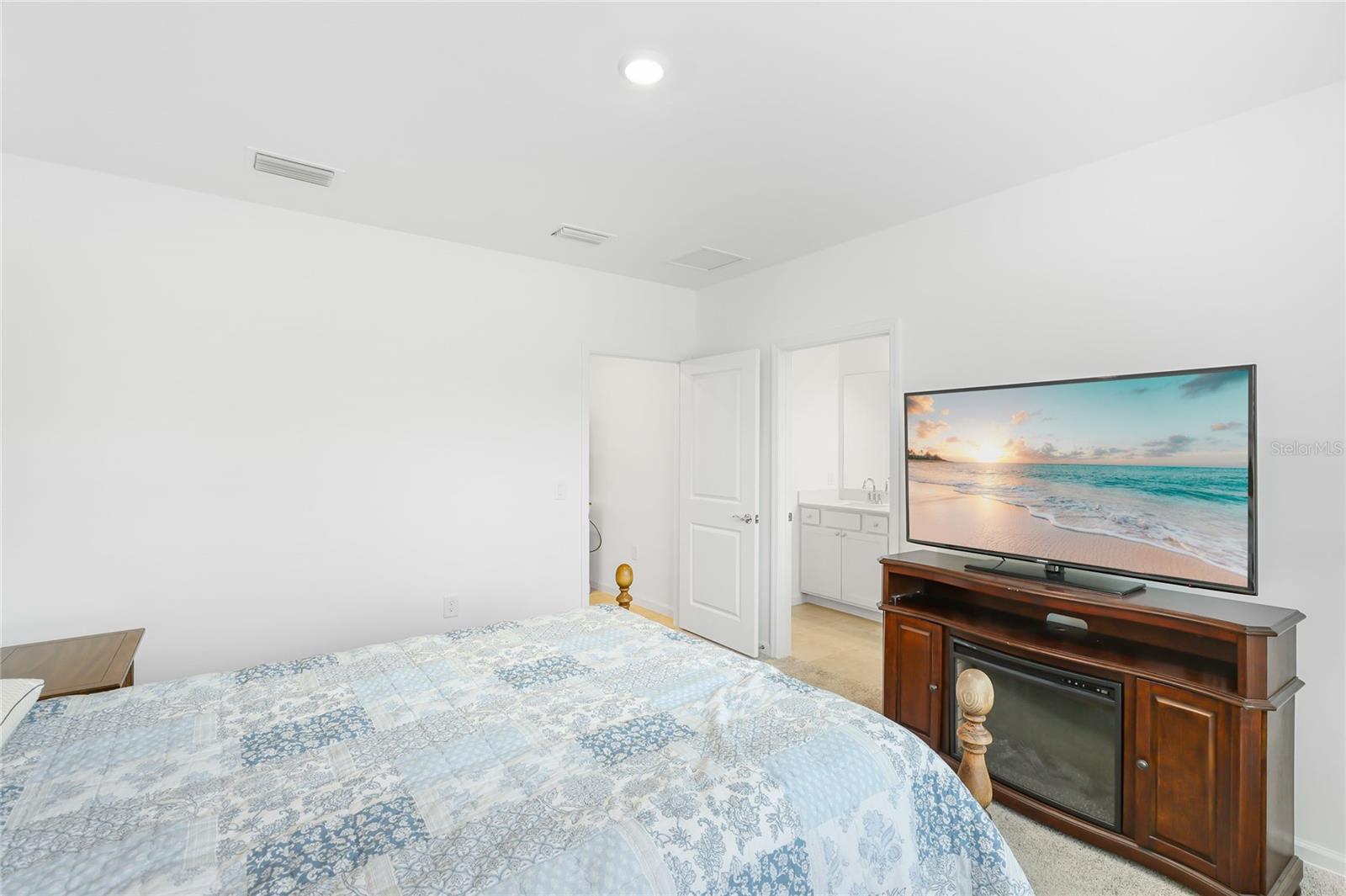 6587 SILVERSTAR DR — photo 13